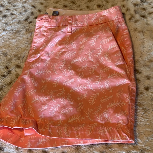 OLD NAVY SHORTS - Picture 2 of 9